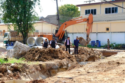 เทศบาลนครแม่สอด ลงพื้นที่ติดตามความคืบหน้า โครงการก่อสร้างกรมโยธาธิการและผังเมือง