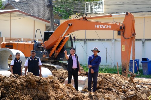 เทศบาลนครแม่สอด ลงพื้นที่ติดตามความคืบหน้า โครงการก่อสร้างกรมโยธาธิการและผังเมือง
