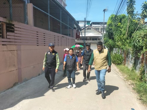 เทศบาลนครแม่สอด  ลงพื้นที่ดำเนินการแก้ไขปัญหาขยะชุมชนบัวคูณ