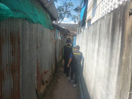 เทศบาลนครแม่สอด  ลงพื้นที่ดำเนินการแก้ไขปัญหาขยะชุมชนบัวคูณ