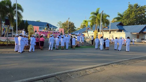 เทศบาลนครแม่สอด ร่วมพิธีวางพวงมาลาถวายราชสักการะพระบาทสมเด็จพระจุลจอมเกล้าเจ้าอยู่หัว รัชกาลที่ 5 เนื่องในวันคล้ายวันสวรรคต “วันปิยมหาราช”	