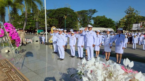 เทศบาลนครแม่สอด ร่วมพิธีวางพวงมาลาถวายราชสักการะพระบาทสมเด็จพระจุลจอมเกล้าเจ้าอยู่หัว รัชกาลที่ 5 เนื่องในวันคล้ายวันสวรรคต “วันปิยมหาราช”	