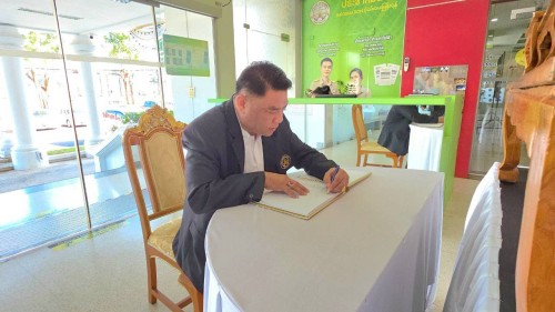 ทน.แม่สอด จัดให้มีการลงนามถวายความอาลัย และถวายสักการะหน้าพระฉายาลักษณ์ สมเด็จพระนางเจ้าสิริกิติ์ พระบรมราชินีนาถ พระบรมราชชนนีพันปีหลวง