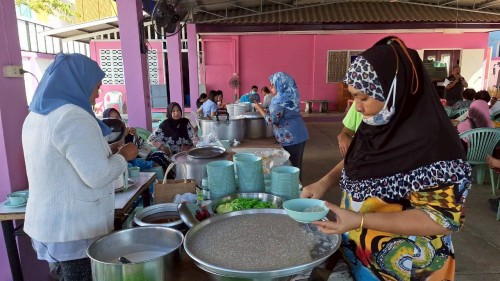 เทศบาลนครแม่สอด เข้าร่วมการจัดกิจกรรมประชุมผู้สูงอายุชุมชนอิสลาม ประจำเดือนตุลาคม 2568