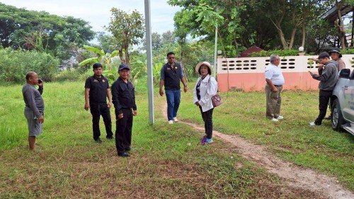 เทศบาลนครแม่สอด ลงพื้นที่ร่วมกับกรมโยธาธิการและผังเมือง เพื่อทำการสำรวจติดตามโครงการก่อสร้างถนนคอนกรีตเสริมเหล็ก