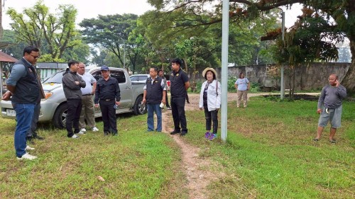 เทศบาลนครแม่สอด ลงพื้นที่ร่วมกับกรมโยธาธิการและผังเมือง เพื่อทำการสำรวจติดตามโครงการก่อสร้างถนนคอนกรีตเสริมเหล็ก