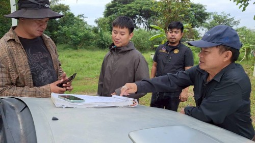 เทศบาลนครแม่สอด ลงพื้นที่ร่วมกับกรมโยธาธิการและผังเมือง เพื่อทำการสำรวจติดตามโครงการก่อสร้างถนนคอนกรีตเสริมเหล็ก