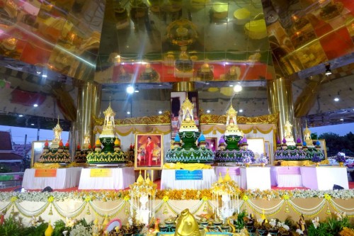 เทศบาลนครแม่สอด ร่วมพิธีขอขมาพระแม่คงคา (ถวายผ้าป่าน้ำ) ในการจัดงานประเพณีลอยกระทงสายไหลประทีป 1,000 ดวง ประจำปี 2568