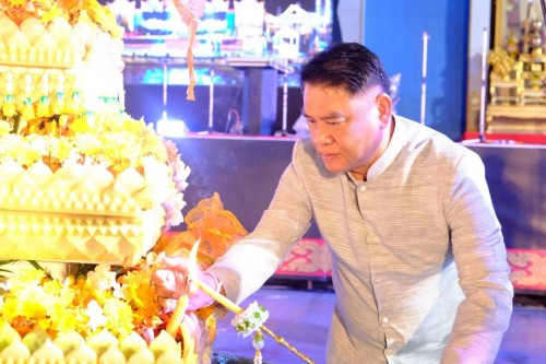 เทศบาลนครแม่สอด ร่วมพิธีขอขมาพระแม่คงคา (ถวายผ้าป่าน้ำ) ในการจัดงานประเพณีลอยกระทงสายไหลประทีป 1,000 ดวง ประจำปี 2568