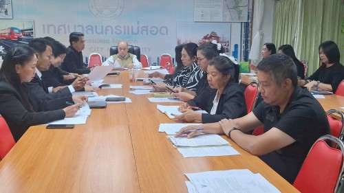 เทศบาลนครแม่สอด จัดการประชุมผู้อำนวยการสถานศึกษาและผู้อำนวยการศูนย์พัฒนาเด็กเล็กในสังกัดเทศบาลนครแม่สอด ครั้งที่ 4/2568