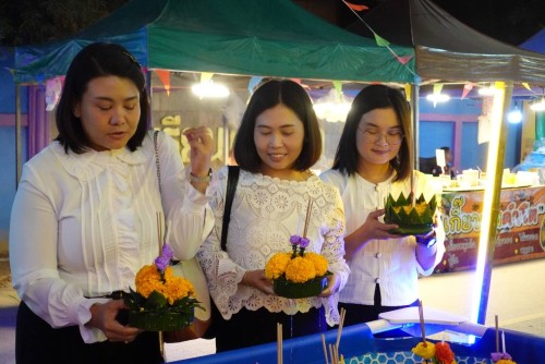 เทศบาลนครแม่สอด เข้าร่วมงานสืบสานประเพณีลอยกระทง ตลาดไนท์บาร์ซ่านครแม่สอด