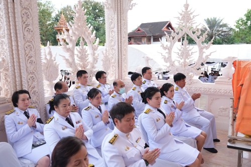 เทศบาลนครแม่สอด เข้าร่วมพิธีบำเพ็ญกุศลปัณรสมวาร การบำเพ็ญพระราชกุศลครบ 15 วัน เพื่อถวายเป็นพระราชกุศล สมเด็จพระนางเจ้าสิริกิติ์ พระบรมราชินีนาถ พระบรมราชชนนีพันปีหลวง