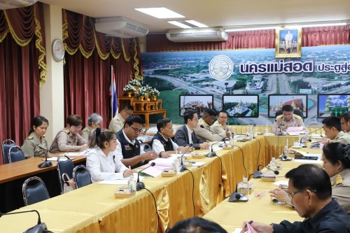 ทน.แม่สอด จัดประชุมเพื่อพิจารณาร่างแผนพัฒนาท้องถิ่น (พ.ศ.2566 - 2570) เพิ่มเติม ครั้งที่ 4/2568