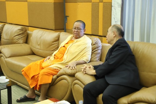 ทน.แม่สอด ให้การต้อนรับคณะมหาวิทยาลัยมหาจุฬาลงกรณราชวิทยาลัย วิทยาเขตนครสวรรค์