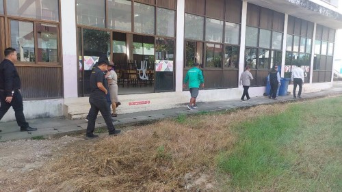 ทน.แม่สอด ลงพื้นที่ตรวจเยี่ยมและสำรวจเพื่อเตรียมซ่อมแซมระบบสาธารณูปโภคในโรงเรียนกีฬาเทศบาลนครแม่สอด