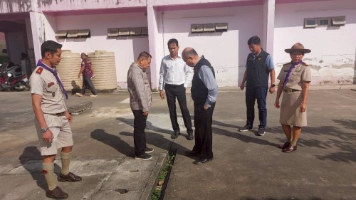 ทน.แม่สอด ลงพื้นที่ตรวจเยี่ยมและสำรวจเพื่อเตรียมซ่อมแซมระบบสาธารณูปโภคในโรงเรียนกีฬาเทศบาลนครแม่สอด