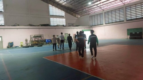 ทน.แม่สอด ลงพื้นที่ตรวจเยี่ยมและสำรวจเพื่อเตรียมซ่อมแซมระบบสาธารณูปโภคในโรงเรียนกีฬาเทศบาลนครแม่สอด