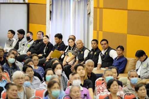 เทศบาลนครแม่สอด ร่วมกิจกรรมมอบเสื้อกันหนาว ส่งต่อความอบอุ่น สู่หัวใจชาวเทศบาลนครแม่สอด