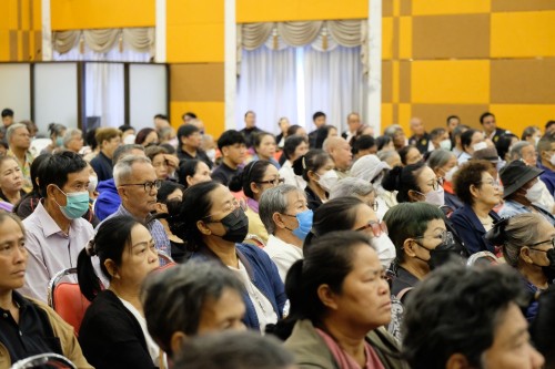 เทศบาลนครแม่สอด ร่วมกิจกรรมมอบเสื้อกันหนาว ส่งต่อความอบอุ่น สู่หัวใจชาวเทศบาลนครแม่สอด