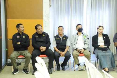 เทศบาลนครแม่สอด ร่วมกิจกรรมมอบเสื้อกันหนาว ส่งต่อความอบอุ่น สู่หัวใจชาวเทศบาลนครแม่สอด