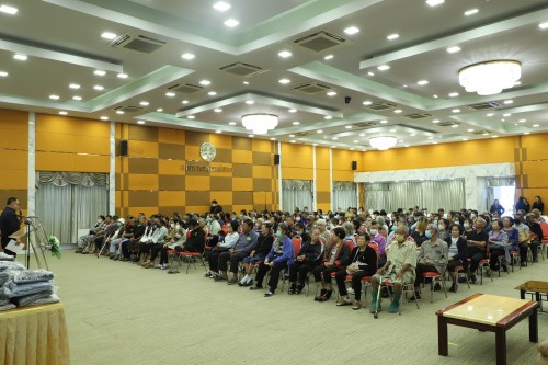 เทศบาลนครแม่สอด ร่วมกิจกรรมมอบเสื้อกันหนาว ส่งต่อความอบอุ่น สู่หัวใจชาวเทศบาลนครแม่สอด