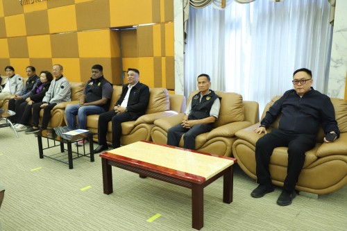 เทศบาลนครแม่สอด ร่วมกิจกรรมมอบเสื้อกันหนาว ส่งต่อความอบอุ่น สู่หัวใจชาวเทศบาลนครแม่สอด