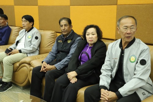 เทศบาลนครแม่สอด ร่วมกิจกรรมมอบเสื้อกันหนาว ส่งต่อความอบอุ่น สู่หัวใจชาวเทศบาลนครแม่สอด