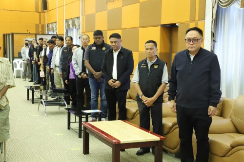 เทศบาลนครแม่สอด ร่วมกิจกรรมมอบเสื้อกันหนาว ส่งต่อความอบอุ่น สู่หัวใจชาวเทศบาลนครแม่สอด