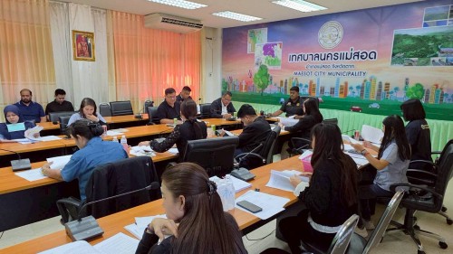 ทน.แม่สอด จัดประชุมคณะอนุกรรมการสนับสนุนการจัดบริการดูแลระยะยาวสำหรับผู้สูงอายุและผู้พิการที่มีภาวะพึ่งพิงเทศบาลนครแม่สอด