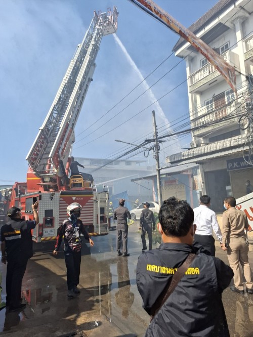 ทน.แม่สอด ลงพื้นที่ระงับเหตุอัคคีภัย ชุมชนอิสลามในเขตพื้นที่เทศบาลนครแม่สอด 