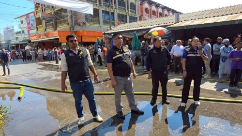 ทน.แม่สอด ลงพื้นที่ระงับเหตุอัคคีภัย ชุมชนอิสลามในเขตพื้นที่เทศบาลนครแม่สอด 