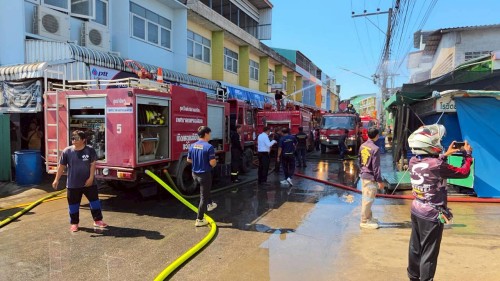 ทน.แม่สอด ลงพื้นที่ระงับเหตุอัคคีภัย ชุมชนอิสลามในเขตพื้นที่เทศบาลนครแม่สอด 