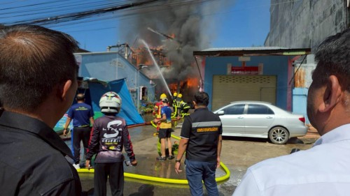 ทน.แม่สอด ลงพื้นที่ระงับเหตุอัคคีภัย ชุมชนอิสลามในเขตพื้นที่เทศบาลนครแม่สอด 