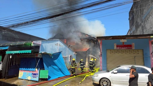 ทน.แม่สอด ลงพื้นที่ระงับเหตุอัคคีภัย ชุมชนอิสลามในเขตพื้นที่เทศบาลนครแม่สอด 