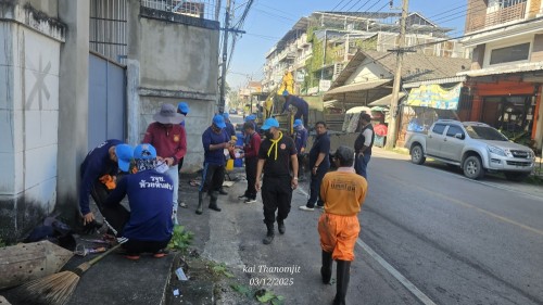 ทน.แม่สอด ลงพื้นที่บูรณาการร่วมกับเรือนจำอำเภอแม่สอดดำเนินการขุดลอกท่อระบายน้ำบริเวณหน้าวัดดอนไชยถึงบริเวณวงเวียนหอนาฬิกา