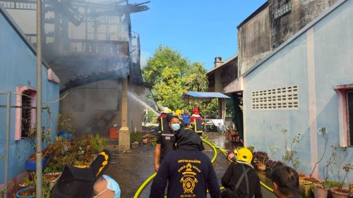 ทน.แม่สอด ลงพื้นที่ระงับเหตุอัคคีภัย ชุมชนอิสลามในเขตพื้นที่เทศบาลนครแม่สอด 