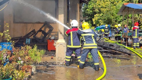 ทน.แม่สอด ลงพื้นที่ระงับเหตุอัคคีภัย ชุมชนอิสลามในเขตพื้นที่เทศบาลนครแม่สอด 