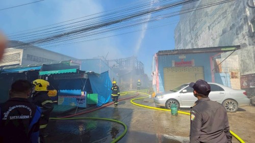 ทน.แม่สอด ลงพื้นที่ระงับเหตุอัคคีภัย ชุมชนอิสลามในเขตพื้นที่เทศบาลนครแม่สอด 