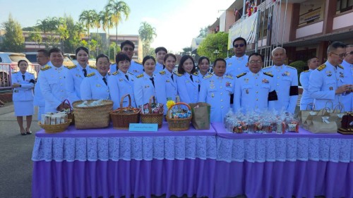 ทน.แม่สอด ร่วมพิธีเจริญพระพุทธมนต์และทำบุญตักบาตรถวายพระราชกุศล เนื่องในวันคล้ายวันพระบรมราชสมภพ พระบาทสมเด็จพระบรมชนกาธิเบศร มหาภูมิพลอดุลยเดชมหาราช บรมนาถบพิตร วันชาติและวันพ่อแห่งชาติ 5 ธันวาคม 2568