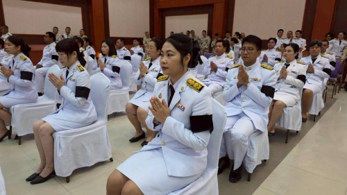 ทน.แม่สอด ร่วมพิธีเจริญพระพุทธมนต์และทำบุญตักบาตรถวายพระราชกุศล เนื่องในวันคล้ายวันพระบรมราชสมภพ พระบาทสมเด็จพระบรมชนกาธิเบศร มหาภูมิพลอดุลยเดชมหาราช บรมนาถบพิตร วันชาติและวันพ่อแห่งชาติ 5 ธันวาคม 2568