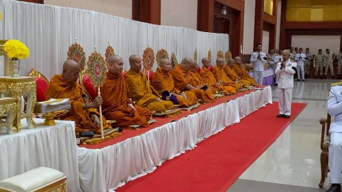 ทน.แม่สอด ร่วมพิธีเจริญพระพุทธมนต์และทำบุญตักบาตรถวายพระราชกุศล เนื่องในวันคล้ายวันพระบรมราชสมภพ พระบาทสมเด็จพระบรมชนกาธิเบศร มหาภูมิพลอดุลยเดชมหาราช บรมนาถบพิตร วันชาติและวันพ่อแห่งชาติ 5 ธันวาคม 2568