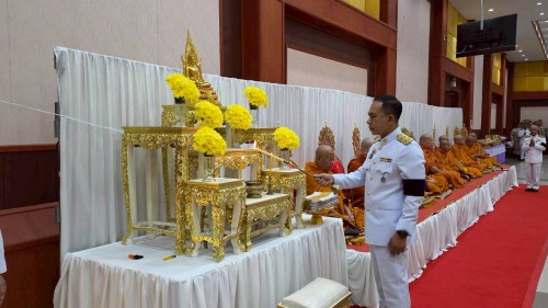 ทน.แม่สอด ร่วมพิธีเจริญพระพุทธมนต์และทำบุญตักบาตรถวายพระราชกุศล เนื่องในวันคล้ายวันพระบรมราชสมภพ พระบาทสมเด็จพระบรมชนกาธิเบศร มหาภูมิพลอดุลยเดชมหาราช บรมนาถบพิตร วันชาติและวันพ่อแห่งชาติ 5 ธันวาคม 2568