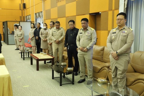 ทน.แม่สอด จัดโครงการฝึกอบรม ส่งเสริมเทิดทูนสถาบันชาติ ศาสนา พระมหากษัตริย์ นำประชาชนเข้าเฝ้าฯ กราบบังคมพระบรมศพ สมเด็จพระนางเจ้าสิริกิติ์ พระบรมราชินีนาถ พระบรมราชชนนีพันปีหลวงและศึกษาดูงานพระราชกรณีกิจ