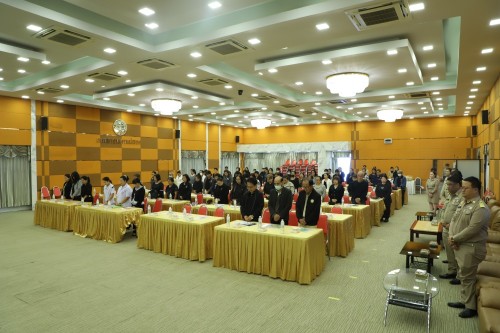 ทน.แม่สอด จัดโครงการฝึกอบรม ส่งเสริมเทิดทูนสถาบันชาติ ศาสนา พระมหากษัตริย์ นำประชาชนเข้าเฝ้าฯ กราบบังคมพระบรมศพ สมเด็จพระนางเจ้าสิริกิติ์ พระบรมราชินีนาถ พระบรมราชชนนีพันปีหลวงและศึกษาดูงานพระราชกรณีกิจ