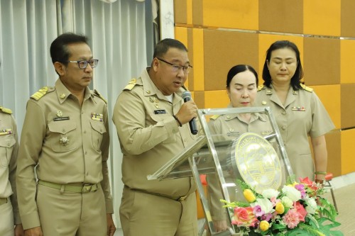 ทน.แม่สอด จัดโครงการฝึกอบรม ส่งเสริมเทิดทูนสถาบันชาติ ศาสนา พระมหากษัตริย์ นำประชาชนเข้าเฝ้าฯ กราบบังคมพระบรมศพ สมเด็จพระนางเจ้าสิริกิติ์ พระบรมราชินีนาถ พระบรมราชชนนีพันปีหลวงและศึกษาดูงานพระราชกรณีกิจ