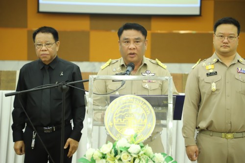 ทน.แม่สอด จัดโครงการฝึกอบรม ส่งเสริมเทิดทูนสถาบันชาติ ศาสนา พระมหากษัตริย์ นำประชาชนเข้าเฝ้าฯ กราบบังคมพระบรมศพ สมเด็จพระนางเจ้าสิริกิติ์ พระบรมราชินีนาถ พระบรมราชชนนีพันปีหลวงและศึกษาดูงานพระราชกรณีกิจ