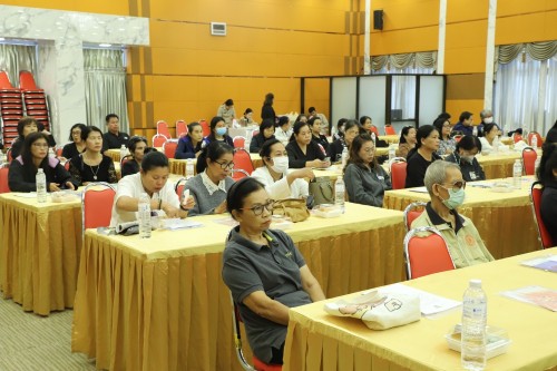 ทน.แม่สอด จัดโครงการฝึกอบรม ส่งเสริมเทิดทูนสถาบันชาติ ศาสนา พระมหากษัตริย์ นำประชาชนเข้าเฝ้าฯ กราบบังคมพระบรมศพ สมเด็จพระนางเจ้าสิริกิติ์ พระบรมราชินีนาถ พระบรมราชชนนีพันปีหลวงและศึกษาดูงานพระราชกรณีกิจ