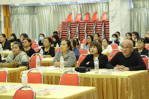 ทน.แม่สอด จัดโครงการฝึกอบรม ส่งเสริมเทิดทูนสถาบันชาติ ศาสนา พระมหากษัตริย์ นำประชาชนเข้าเฝ้าฯ กราบบังคมพระบรมศพ สมเด็จพระนางเจ้าสิริกิติ์ พระบรมราชินีนาถ พระบรมราชชนนีพันปีหลวงและศึกษาดูงานพระราชกรณีกิจ