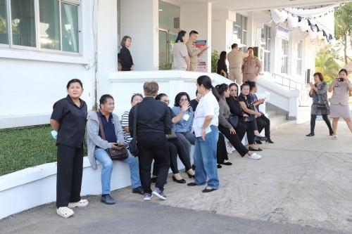 ทน.แม่สอด จัดโครงการฝึกอบรม ส่งเสริมเทิดทูนสถาบันชาติ ศาสนา พระมหากษัตริย์ นำประชาชนเข้าเฝ้าฯ กราบบังคมพระบรมศพ สมเด็จพระนางเจ้าสิริกิติ์ พระบรมราชินีนาถ พระบรมราชชนนีพันปีหลวงและศึกษาดูงานพระราชกรณียกิจ