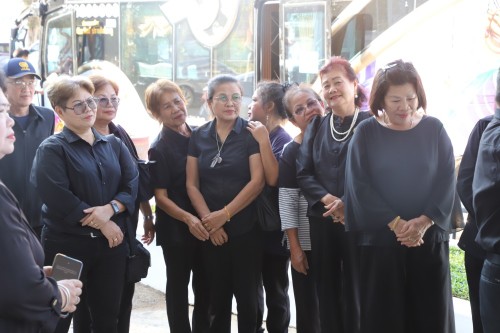 ทน.แม่สอด จัดโครงการฝึกอบรม ส่งเสริมเทิดทูนสถาบันชาติ ศาสนา พระมหากษัตริย์ นำประชาชนเข้าเฝ้าฯ กราบบังคมพระบรมศพ สมเด็จพระนางเจ้าสิริกิติ์ พระบรมราชินีนาถ พระบรมราชชนนีพันปีหลวงและศึกษาดูงานพระราชกรณียกิจ